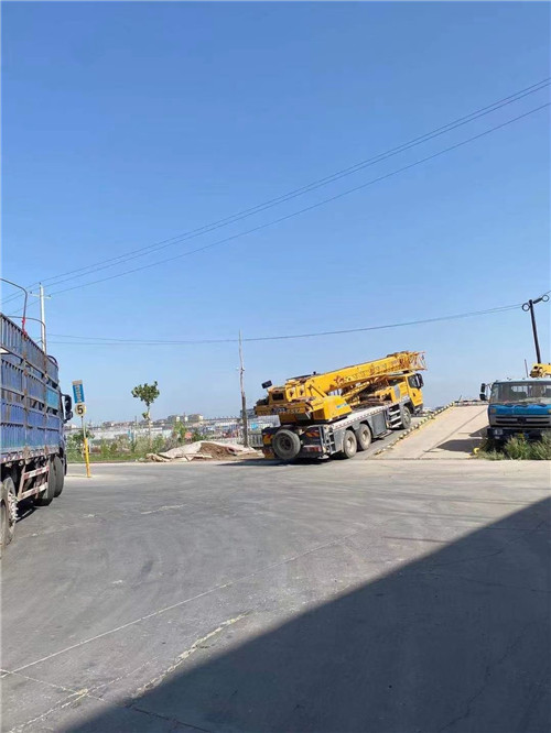 吉安县25吨吊车的租赁价格大概是多少？